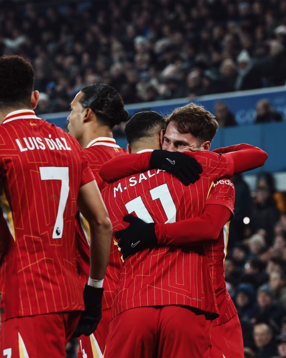 包含萨拉赫连续十二场比赛得分超过最后时刻胜出，SKT不断突破！赛场气氛高涨的词条