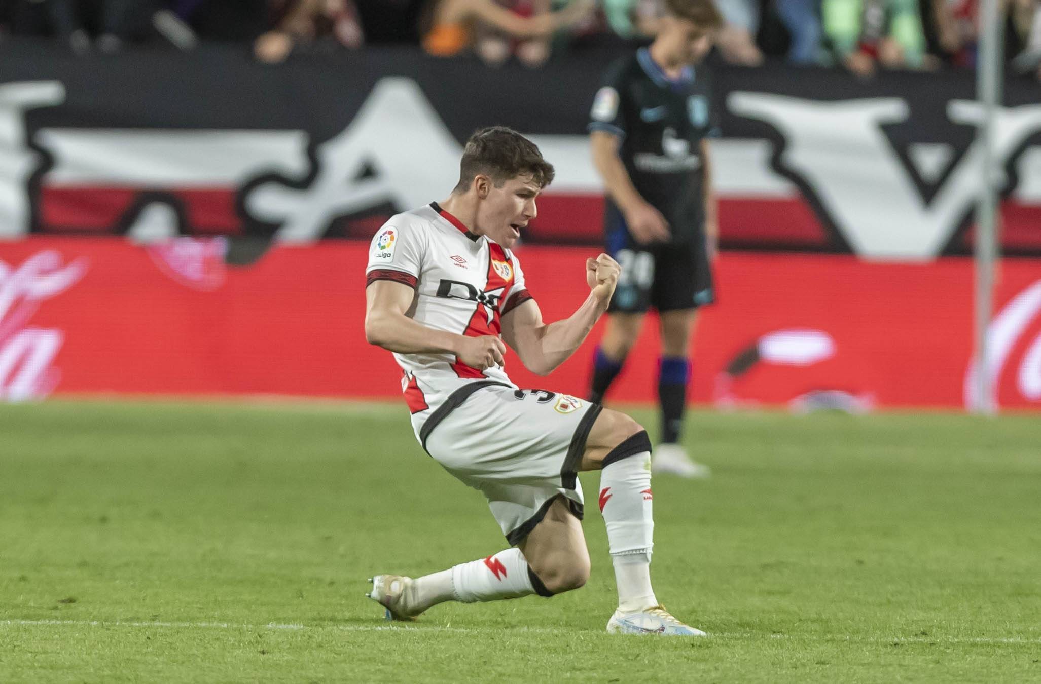 西甲最新形势：费城76人高居榜首，菲尼克斯太阳强势追赶，冠军归属成迷的简单介绍